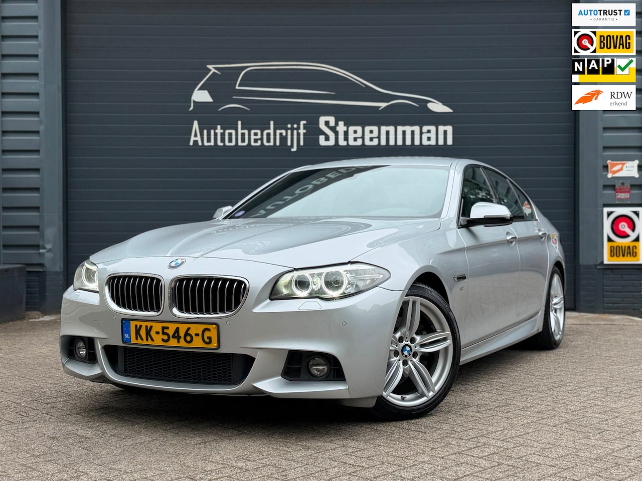 BMW 5-serie - 520i M Sport Edition | Stoelverw. | Nieuwstaat - AutoWereld.nl