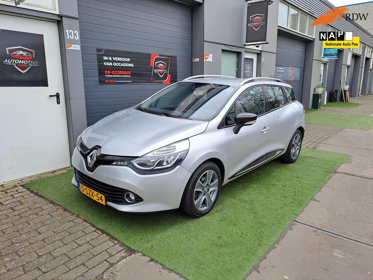 Renault Clio Estate - 0.9 TCe Expression Navi Airco Cruise NAP - AutoWereld.nl