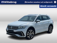 Volkswagen Tiguan - 1.4 TSI eHybrid 245PK R-Line Business+ / Panoramadak / Zwenkbare Trekhaak / IQ LED / Memor