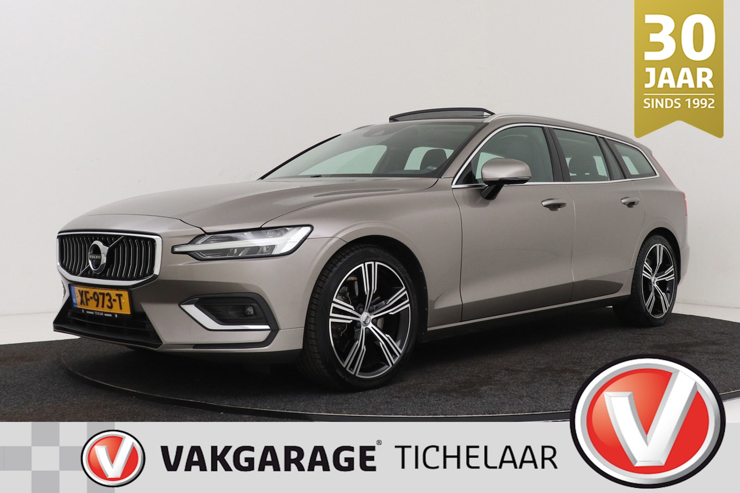 Volvo V60 - 2.0 T6 AWD Inscription | Trekhaak | Org. NL | Pano | 360 Camera | CarPlay | Adapt. Cruise - AutoWereld.nl