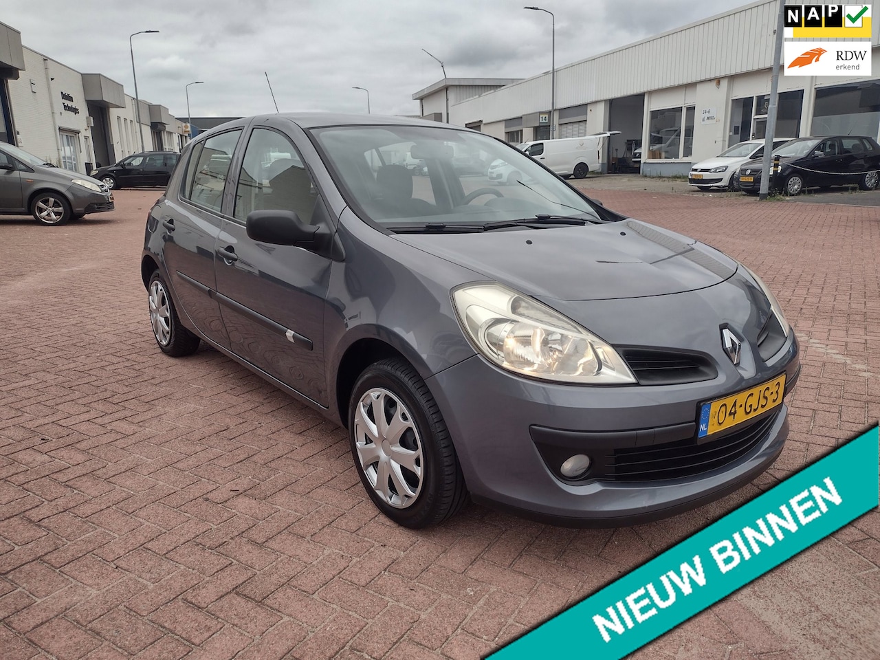 Renault Clio - 1.2-16V Special Line MOOIE AUTO BEL 0619590613 AIRCO 5 DRS APK 08-07-2027 - AutoWereld.nl