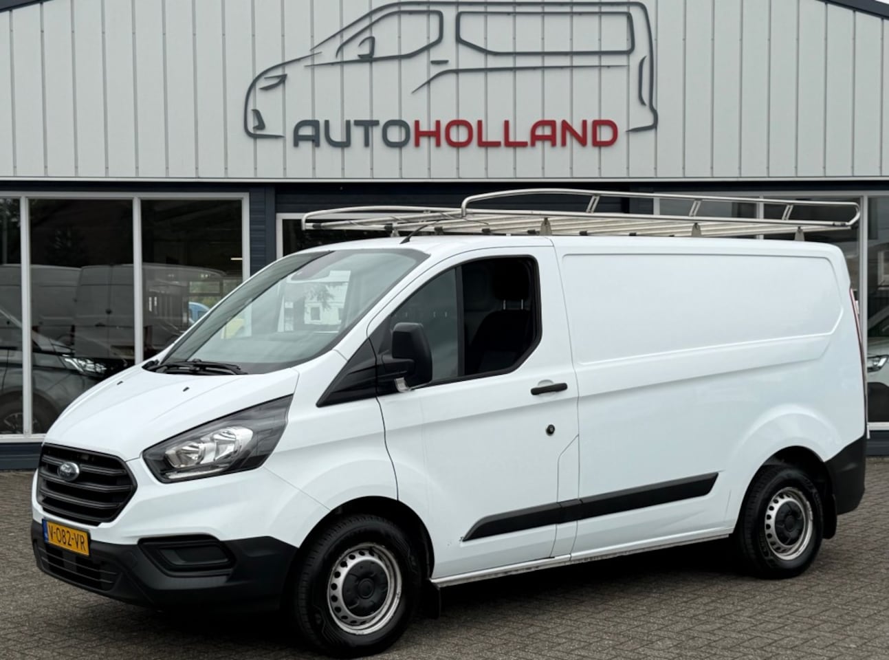 Ford Transit Custom - 2.0 TDCI 77KW 105PK EURO 6 IMPERIAAL/ AIRCO/ TREKHAAK/ BIJRIJDERSBANK/ 100% DEALERONDERHOU - AutoWereld.nl