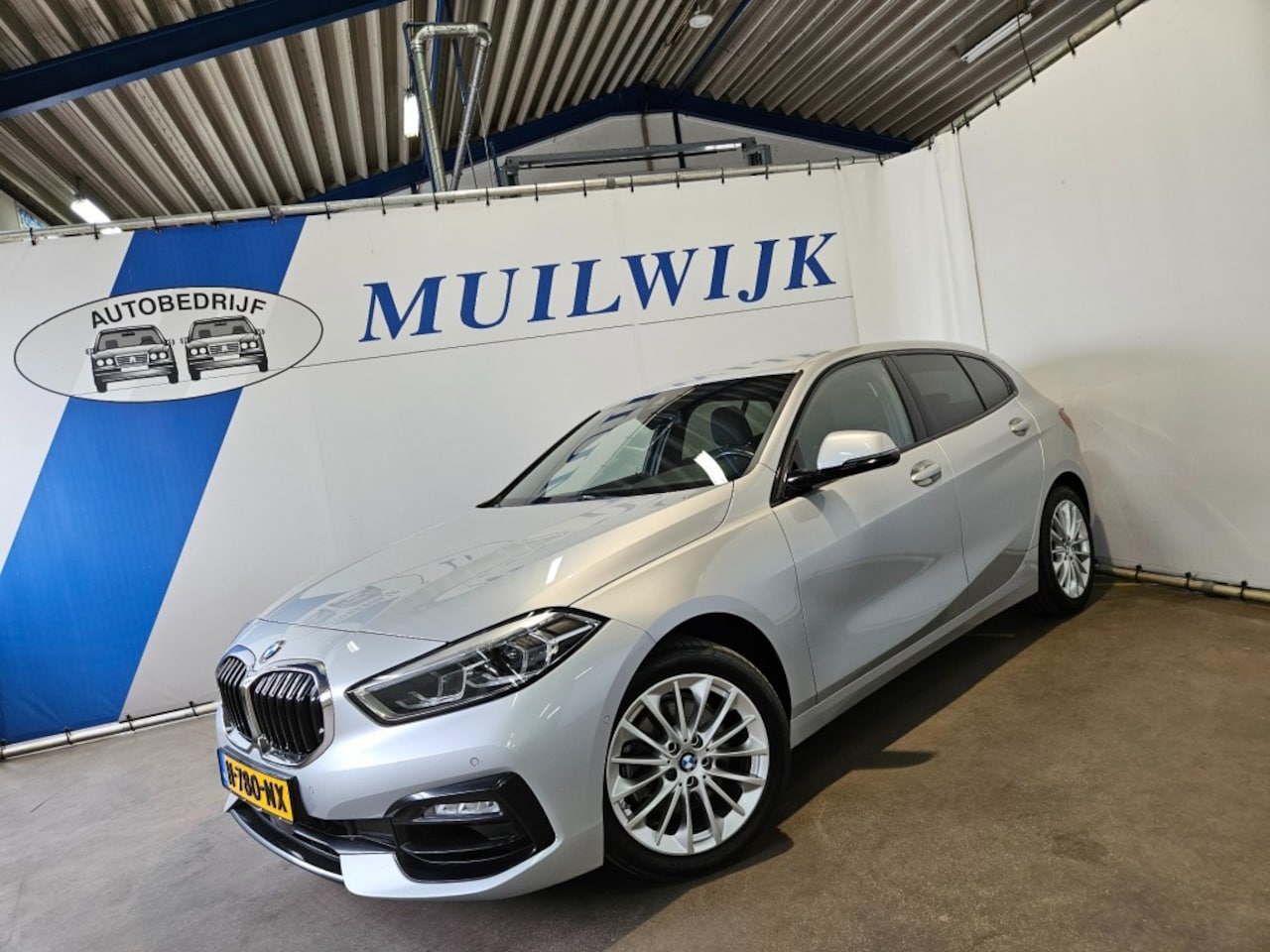 BMW 1-serie - 118i Executive Edition / Camera / Virtual / Sportstoelen / LED / NL Auto - AutoWereld.nl