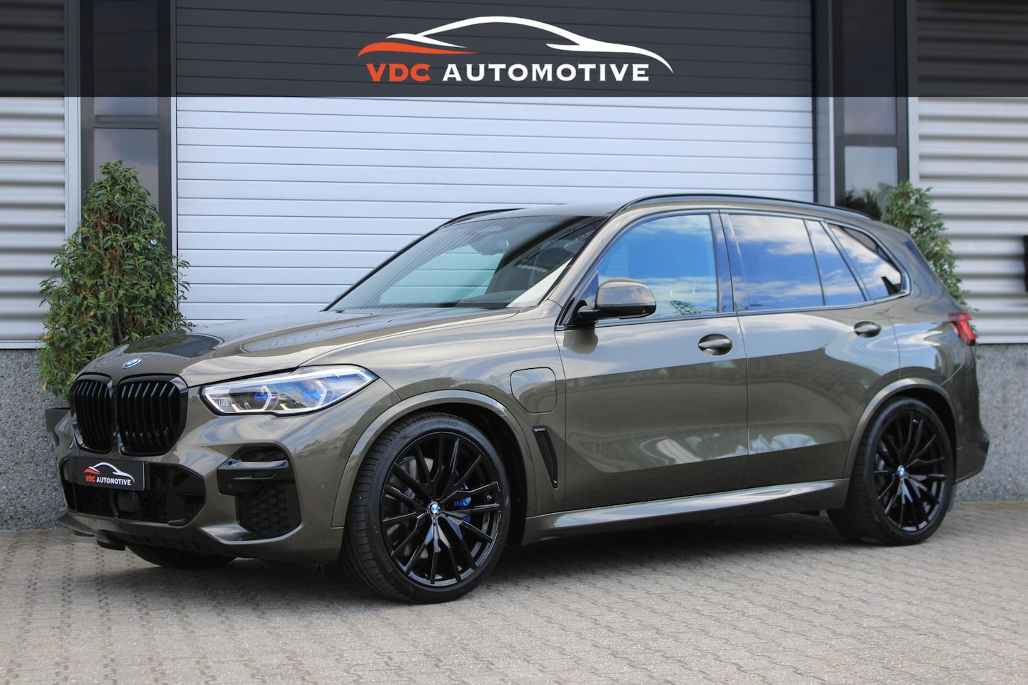 BMW X5 - xDrive45e m Sport Manhattan | Trekhaak | Laser | Comfort Access | 22 " Zwart | HeadUp | De - AutoWereld.nl