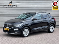 Volkswagen T-Roc - 1.5 TSI Style Business 150pk|Trekhaak|Navigatie|Adaptive Cruise|Climate Control|PDC V+A