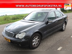Mercedes-Benz C-klasse - 180 Classic // sedan //