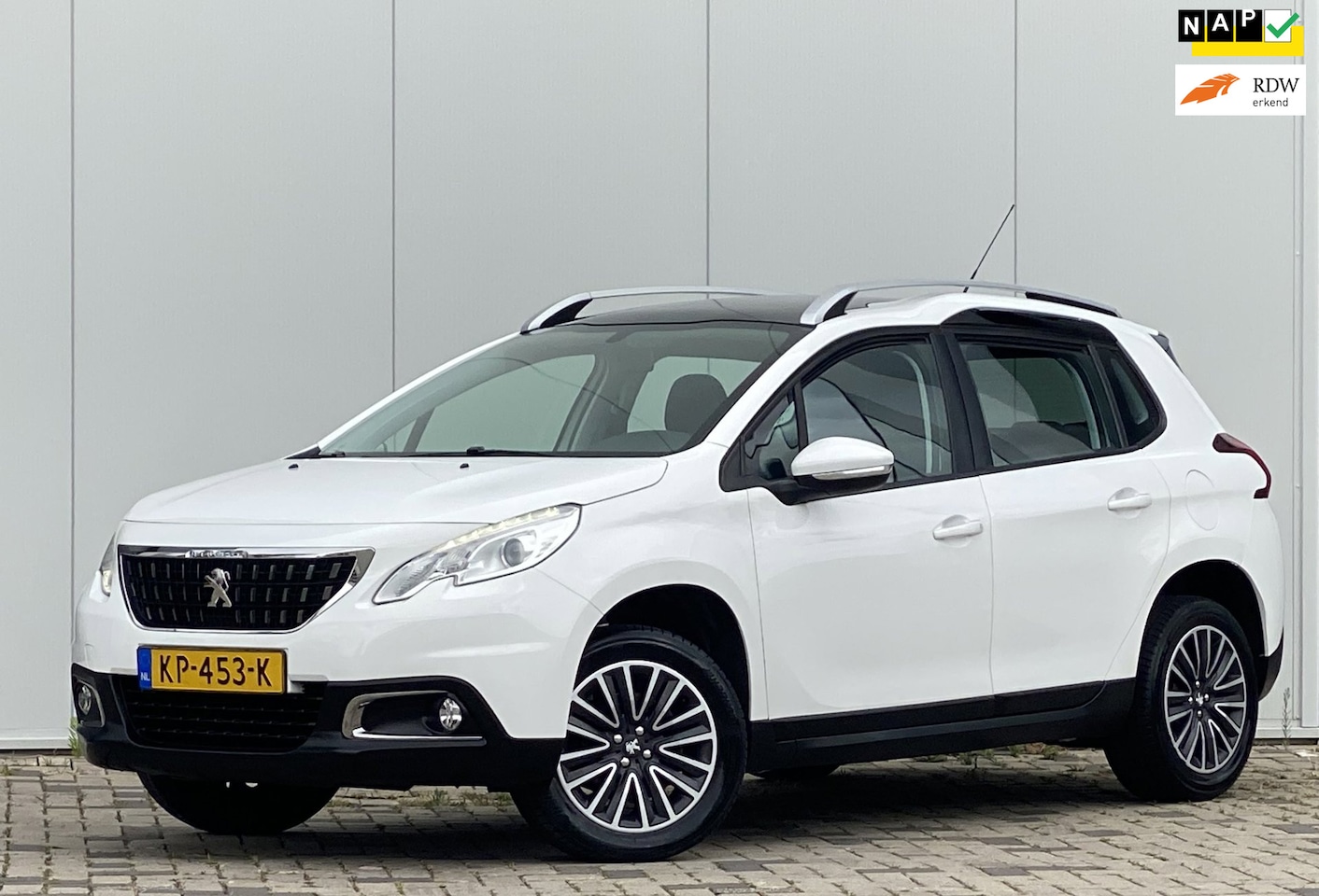 Peugeot 2008 - 1.2 PureTech Blue Lion Panoramadak Nieuwe Distributieriem - AutoWereld.nl
