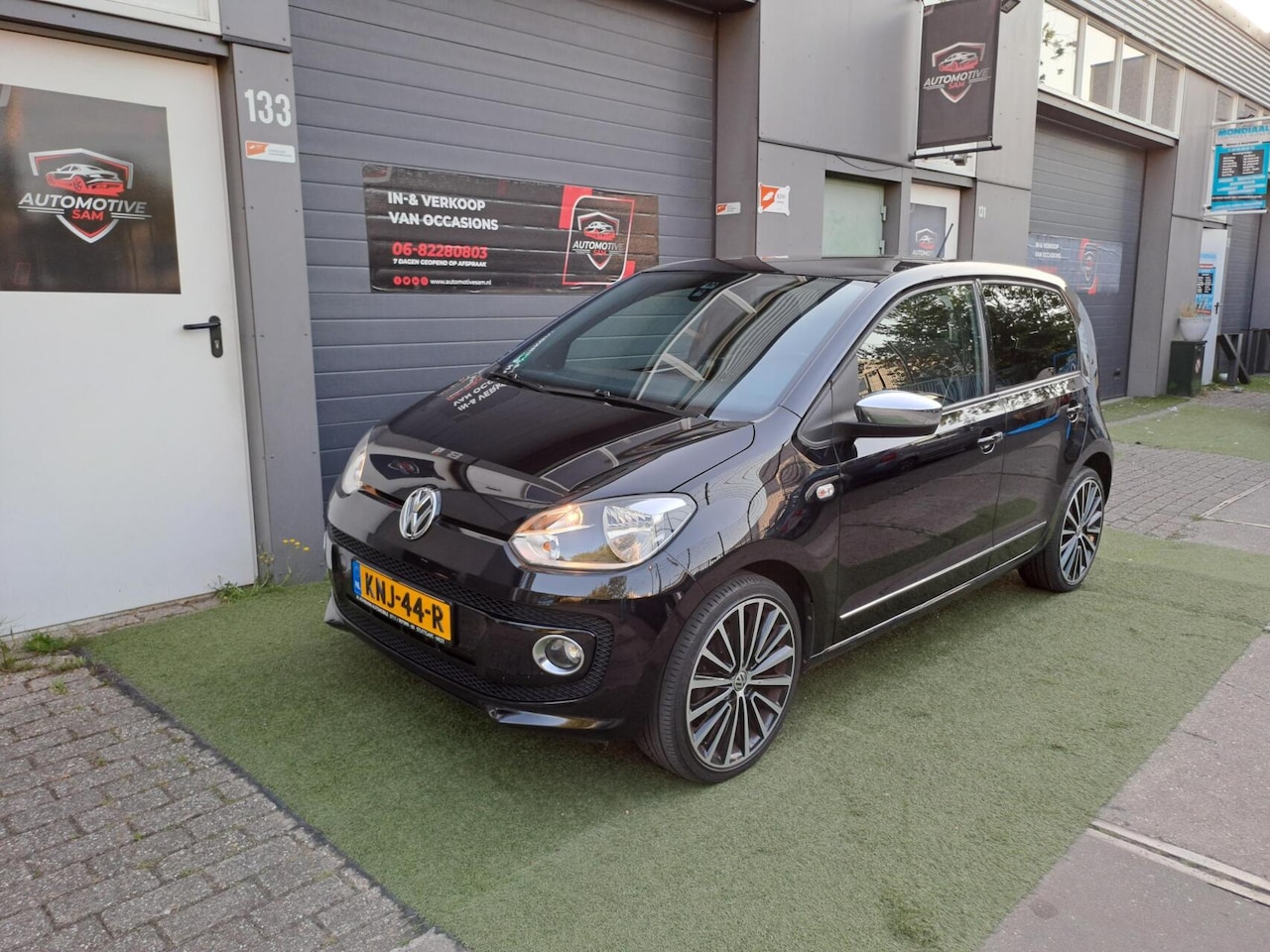 Volkswagen Up! - 1.0 high up! Automaat Airco Navi Cruise APK - AutoWereld.nl