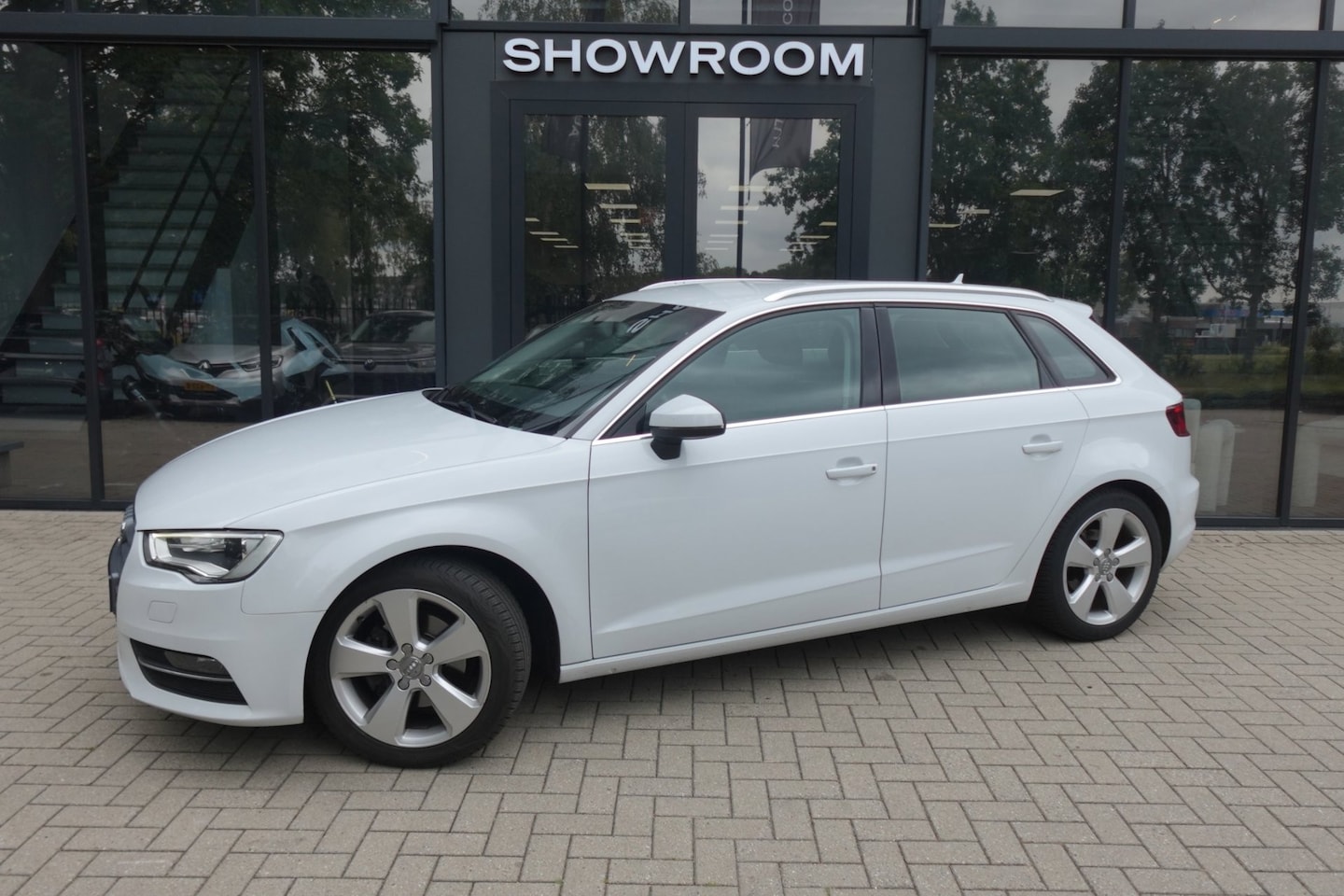 Audi A3 - 1.6 TDI Ambition STOELVERW CRUISE LED - AutoWereld.nl