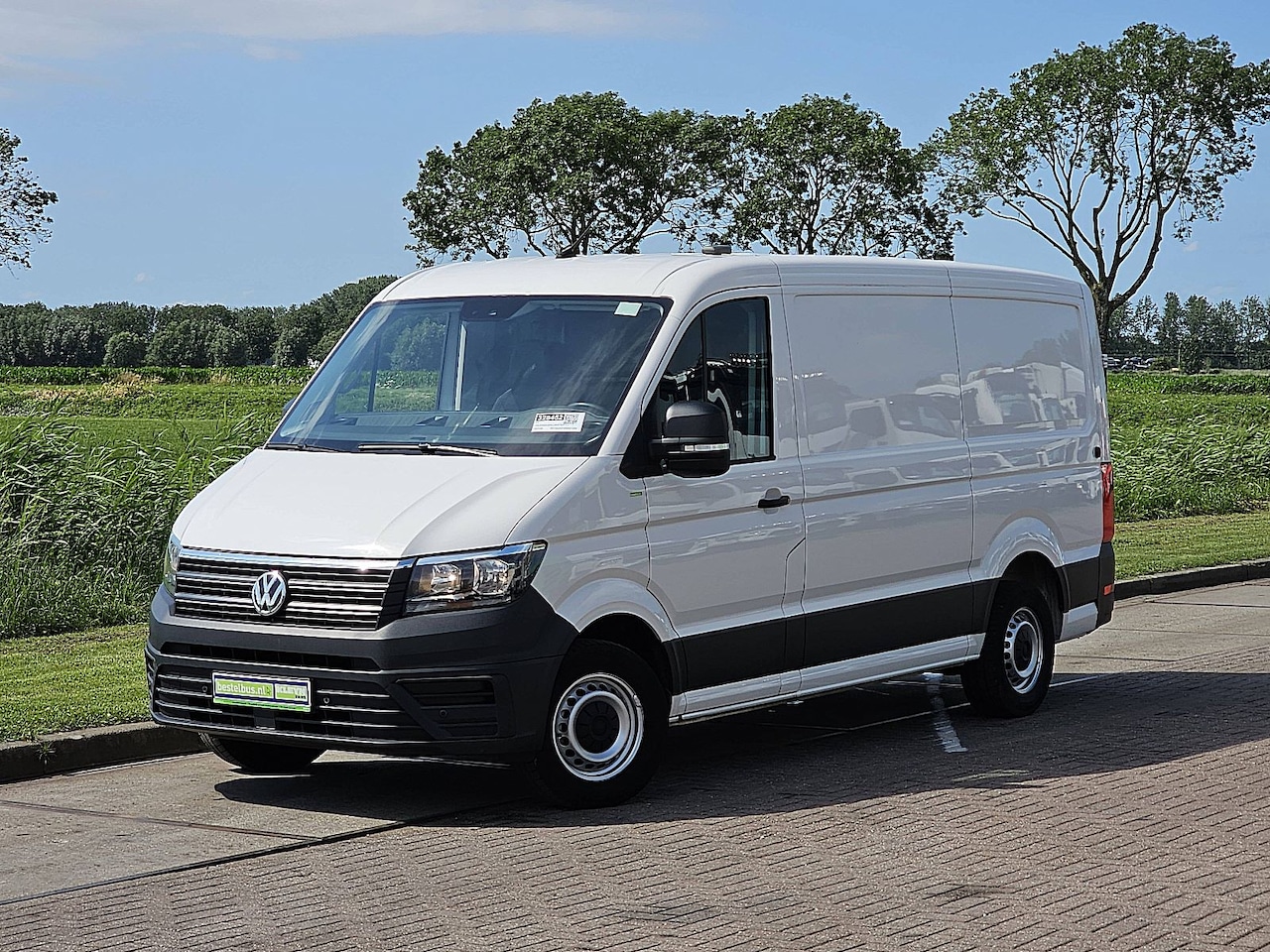 Volkswagen Crafter - 2.0 TDI L3H2 Airco | Carplay | Android Auto | Parkeersensoren voor+achter | Voorruitverwar - AutoWereld.nl