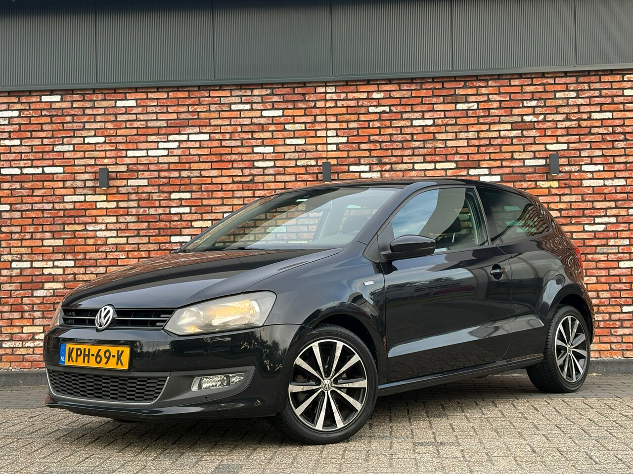 Volkswagen Polo - 1.2 TSI BlueMotion Match 105PK Cruise Stoelverw Airco Pdc LMV Uitstraling! - AutoWereld.nl