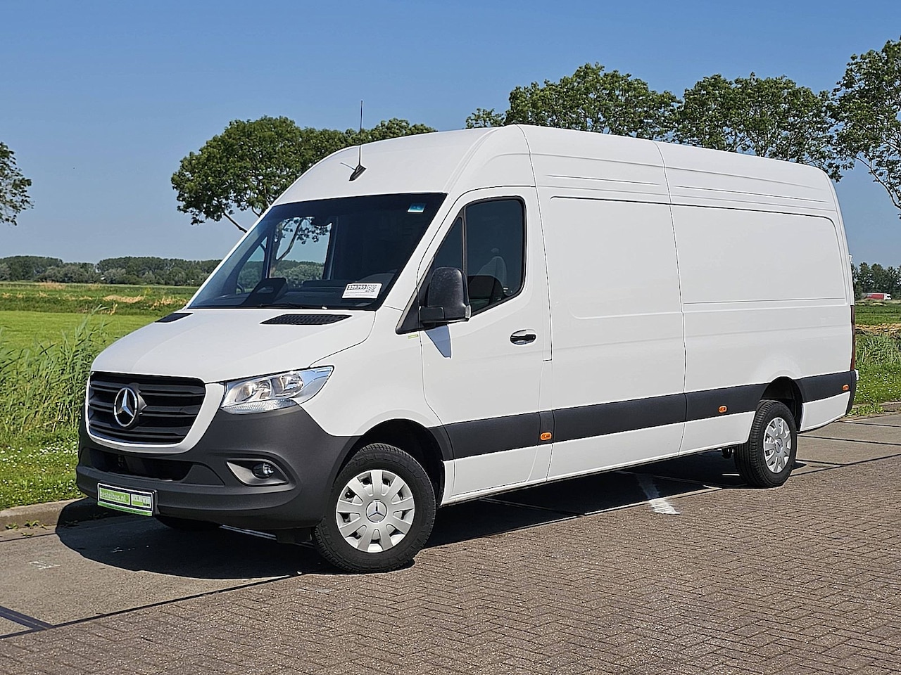 Mercedes-Benz Sprinter - 317 1.9 CDI L3H2 RWD Mbux10 Euro6 Airco 170Pk Camera BPM-Vrij 3-Zits! - AutoWereld.nl