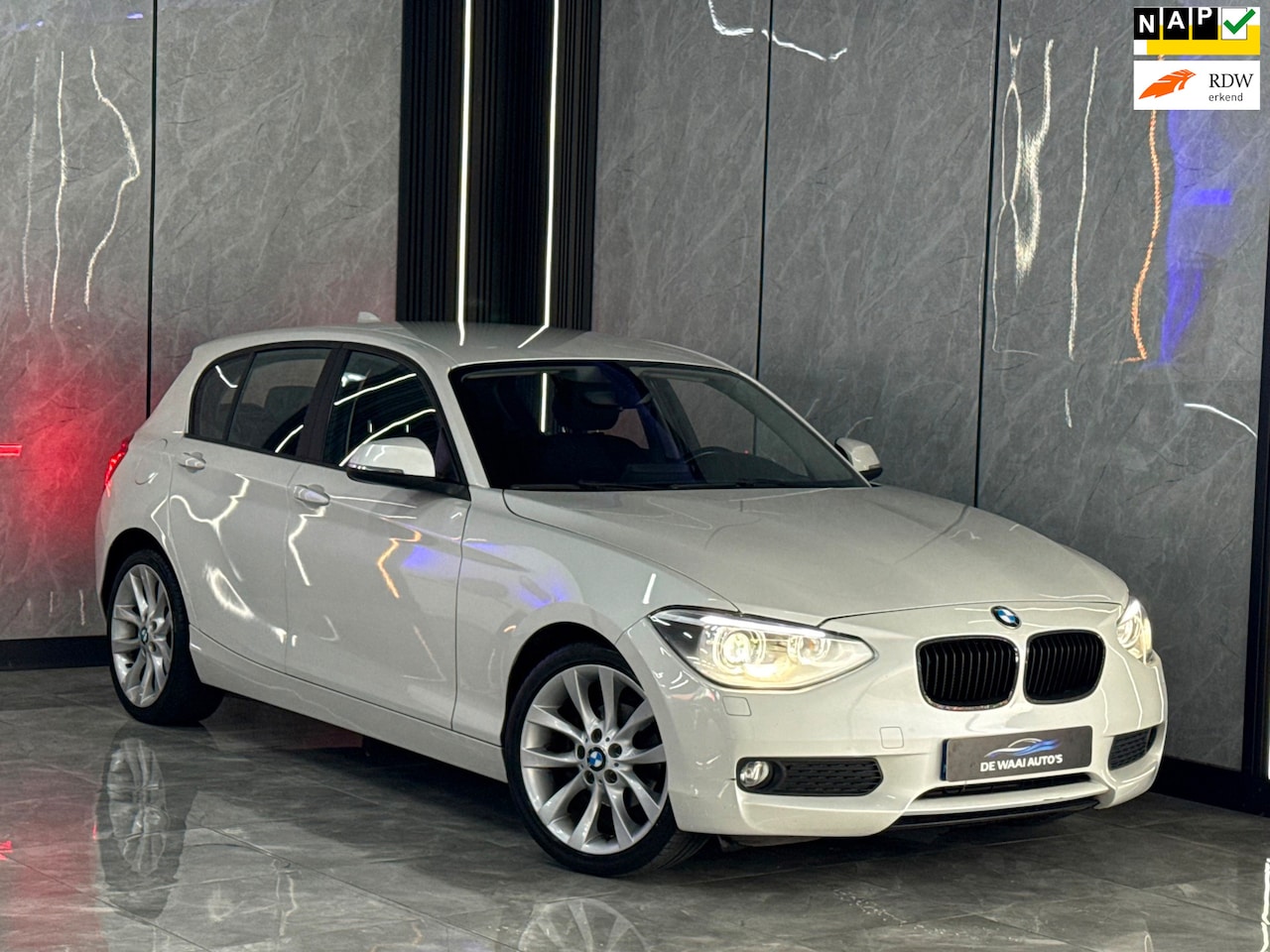 BMW 1-serie - 116i Business+ |Automaat|Navi|Cruise|Xenon/LED|Park Sensor|Nap| - AutoWereld.nl