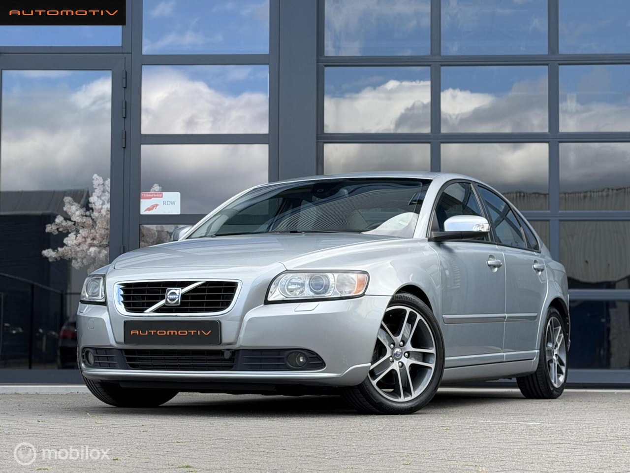 Volvo S40 - 2.5 T5 Summum AUTOMAAT / LEDER / UNIEKE STAAT - AutoWereld.nl