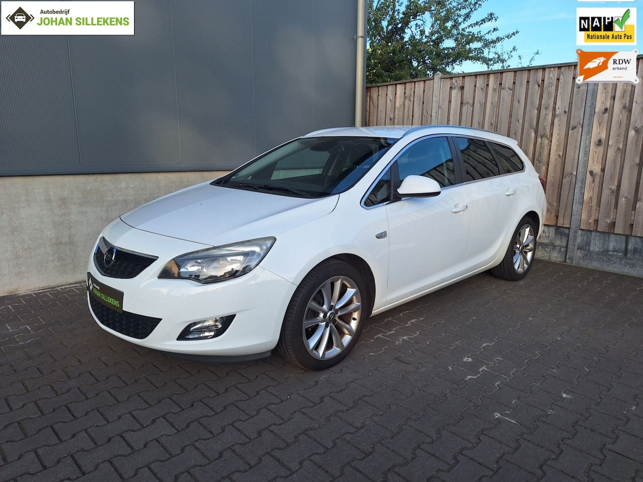 Opel Astra Sports Tourer - 1.4 Turbo Sport | Airco | APK tot 06-2027 | Cruise Control | Trekhaak - AutoWereld.nl