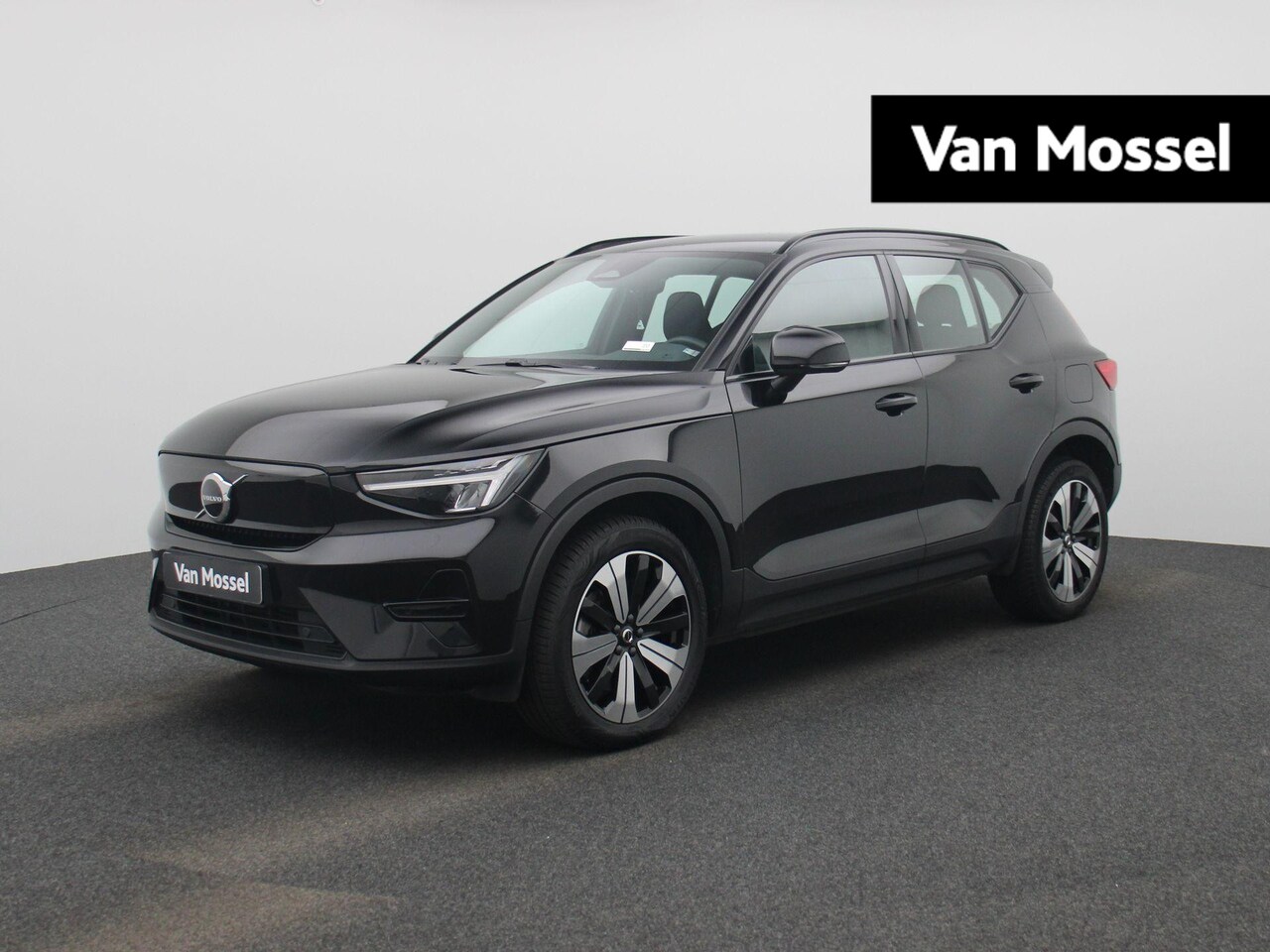 Volvo XC40 - Recharge Core LED - LICHTMETALEN VELGEN - 12 MAANDEN BOVAG GARANTIE - AutoWereld.nl