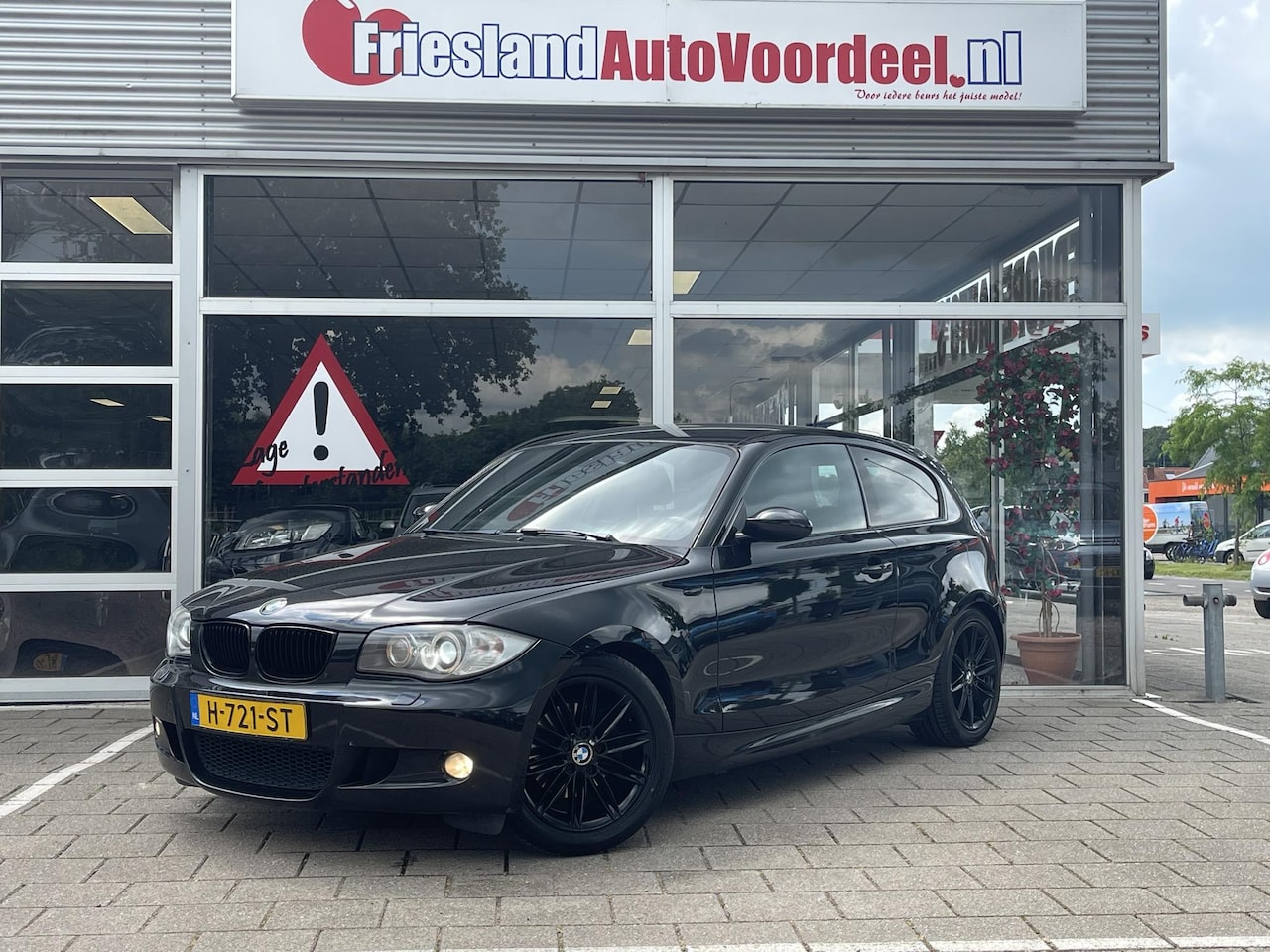 BMW 1-serie - 120i /M Sportpakket/Leder/Cruise/Clima/Onderhouds hist./APK 05-2027 - AutoWereld.nl