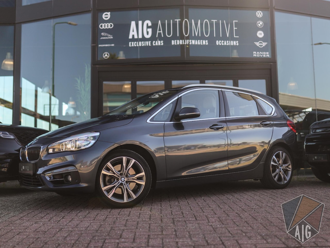 BMW 2-serie Active Tourer - 225i xDrive High Executive | Trekhaak | H/K | HUD | Camera | Leder - AutoWereld.nl