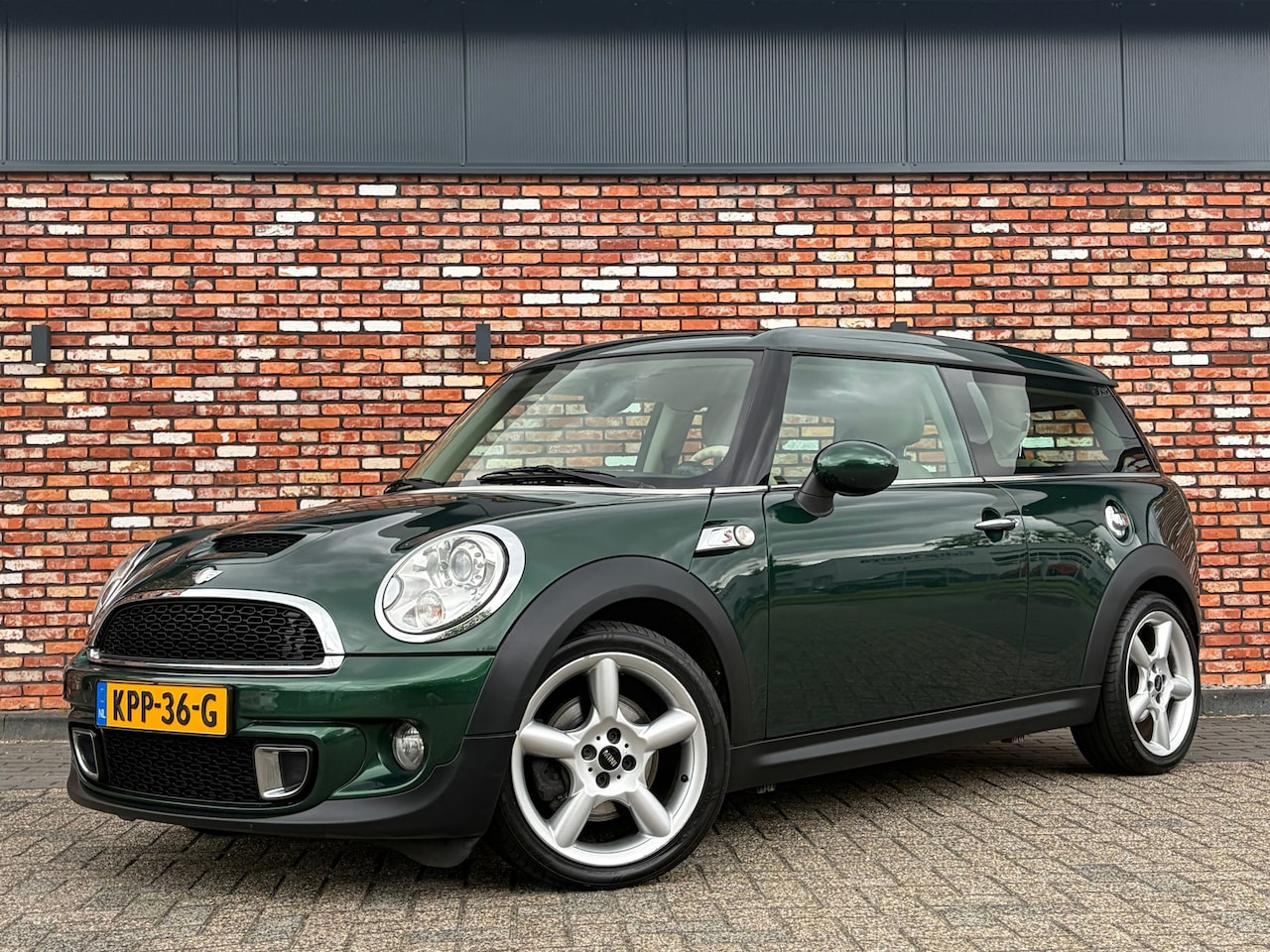 MINI Clubman - Cooper S 185PK Nav/Cruise Leer Stoelverw Pdc Clima Voll.Onderhouden! - AutoWereld.nl