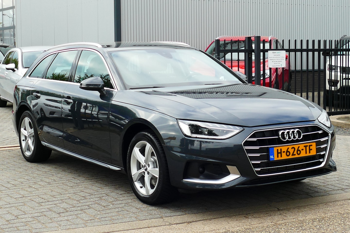 Audi A4 Avant - 40 TFSI 190pk Launch edition Sport BJ12-2019 Face Lift. Adap Cruise, Navi, Clima, StoelVer - AutoWereld.nl