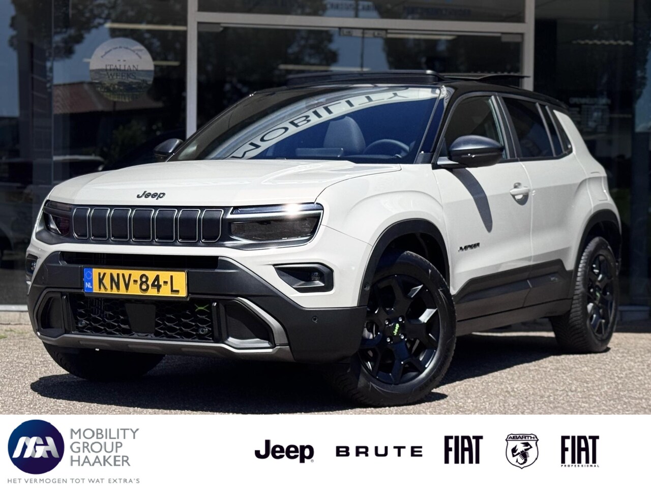 Jeep Avenger - 1.2T 4xe Overland | Leer | Panoramadak | Carplay - AutoWereld.nl