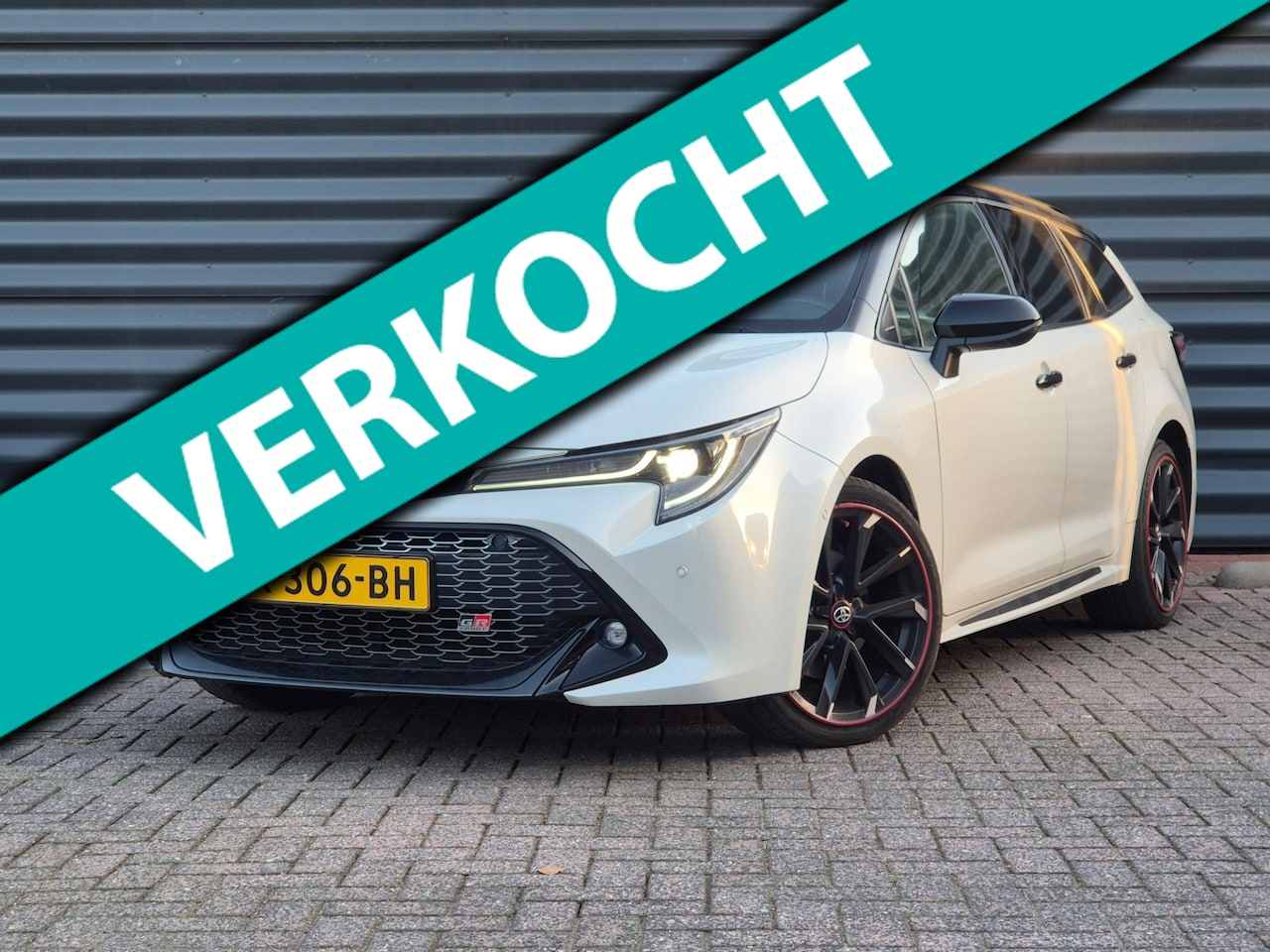 Toyota Corolla Touring Sports - 2.0 Hybrid Business GR-Sport | panorama dak | dodehoek detectie | Navigatie | - AutoWereld.nl
