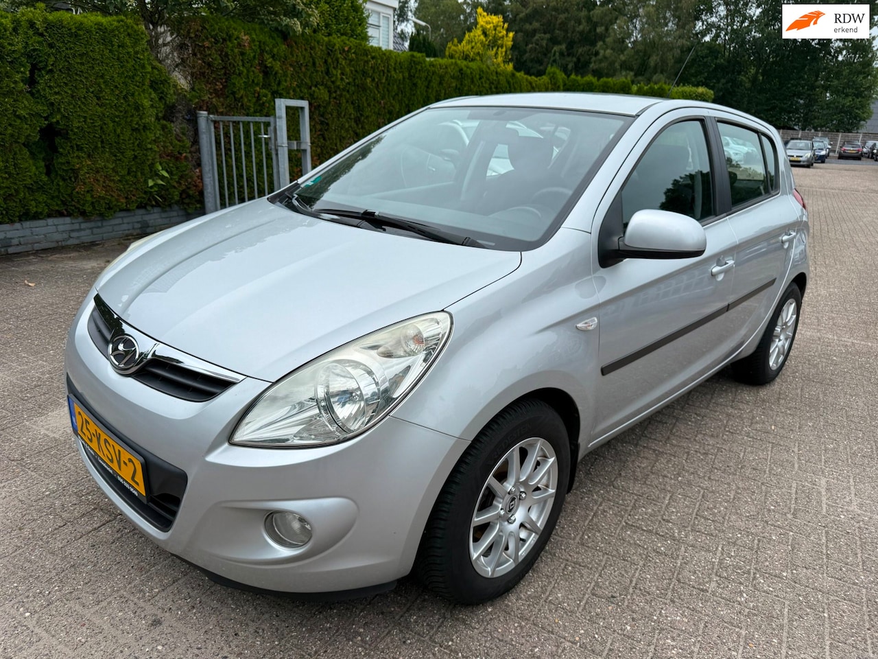 Hyundai i20 - 1.2i 5-DRS DynamicVersion AIRCO LMV TREKHAAK NAP - AutoWereld.nl