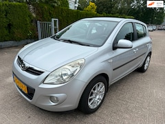 Hyundai i20 - 1.2i 5-DRS DynamicVersion AIRCO LMV TREKHAAK NAP