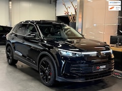 Volkswagen Tiguan - 1.5 eTSI Panorama 360Cam. Trekhaak 1e eigenaar