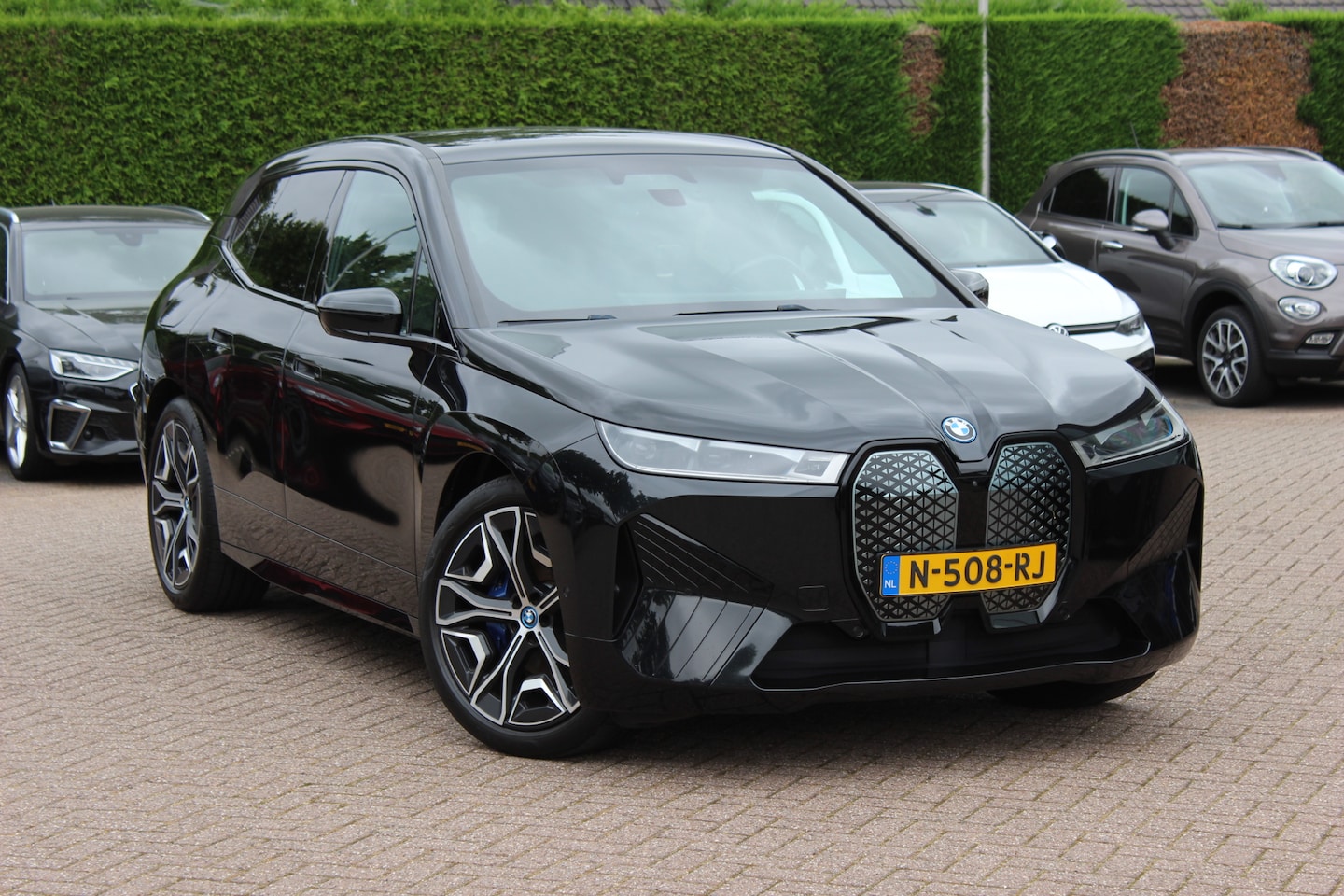 BMW iX - xDrive40 High Exe. M Sport 77 kWh / SoH 97,1% / 360Camera / Head-up / Keyless / Softclose - AutoWereld.nl