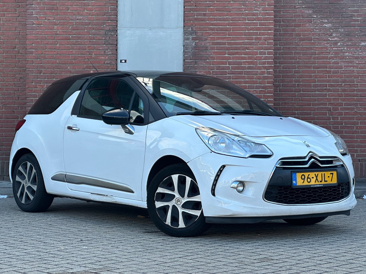 Citroën DS3 - 1.6 e-HDi So Chic|CLIMA|PDC|CRUISE - AutoWereld.nl