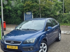 Ford Focus - 1.6-16V Futura
