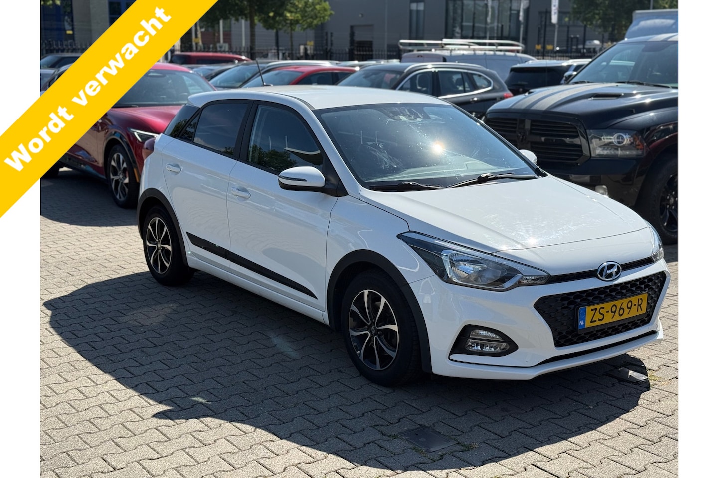 Hyundai i20 - 1.0 T-GDI AUT! Camera! Lm Velgen! Trekhaak! VERWACHT! - AutoWereld.nl