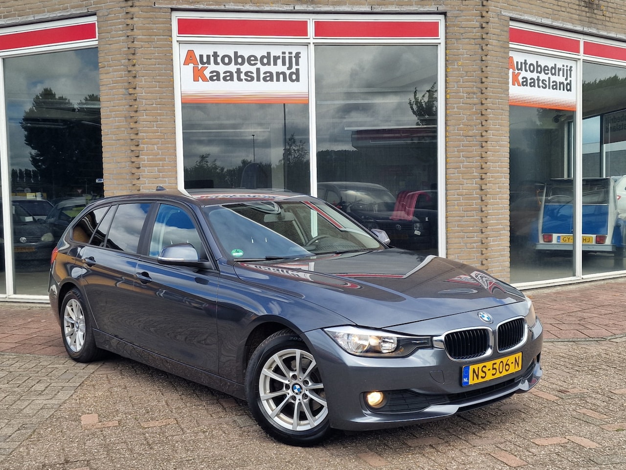 BMW 3-serie Touring - 318d High Executive - Navi - Clima - Cruise - - AutoWereld.nl