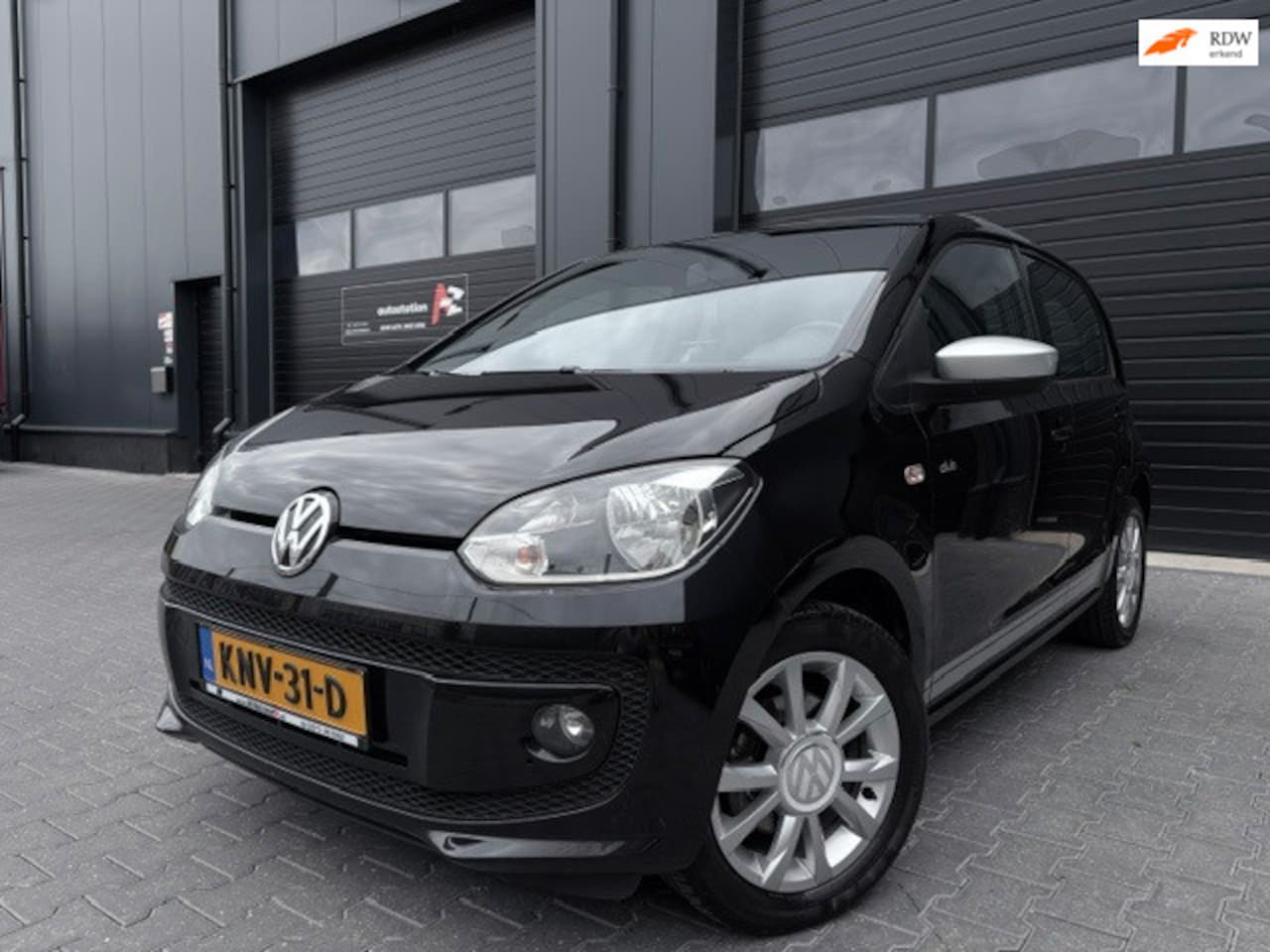 Volkswagen Up! - 1.0 CLUB UP|Stoel verw|Bluetooth|Navi|Airco|Nwe Koppeling|1e eig|Dealer onderhouden|LMV| - AutoWereld.nl