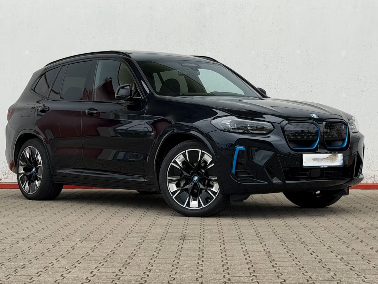 BMW iX3 - M-SPORT 80 kWh (210kW/286pk) ** LED, LEDER, PANO, ACC, ALARM, H&K TREKH, 20-inch LMV ** 1 - AutoWereld.nl