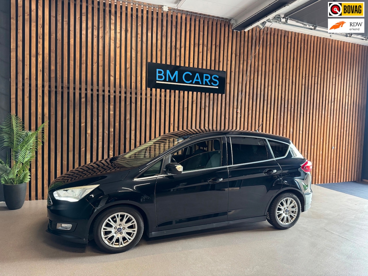 Ford C-Max - 1.0 Titanium Climate, Navigatie, Trekhaak - AutoWereld.nl