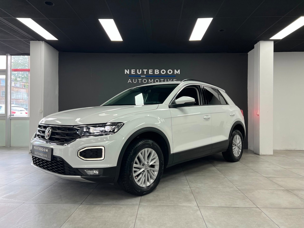 Volkswagen T-Roc - 1.5 TSI Automaat | Carplay | ACC | LED - AutoWereld.nl
