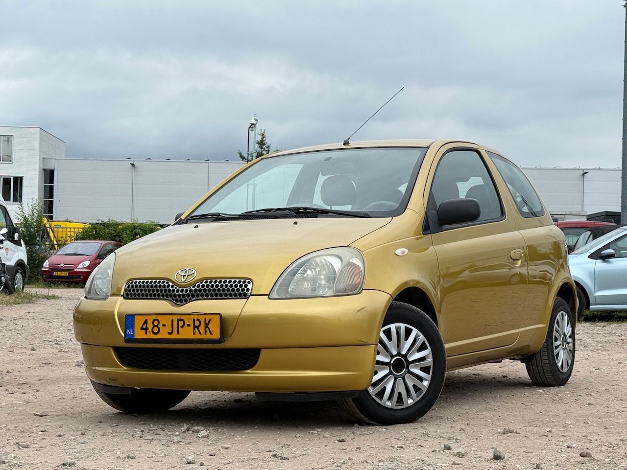 Toyota Yaris - 1.3-16V VVT-i Sol/ AUTOMAAT/ LAAG KM - AutoWereld.nl
