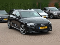Audi A3 Sportback - 35 TFSI S edition / RS Seats / CarPlay / Navigatie / 19'' / Parkeerhulp achter / Stoelverw