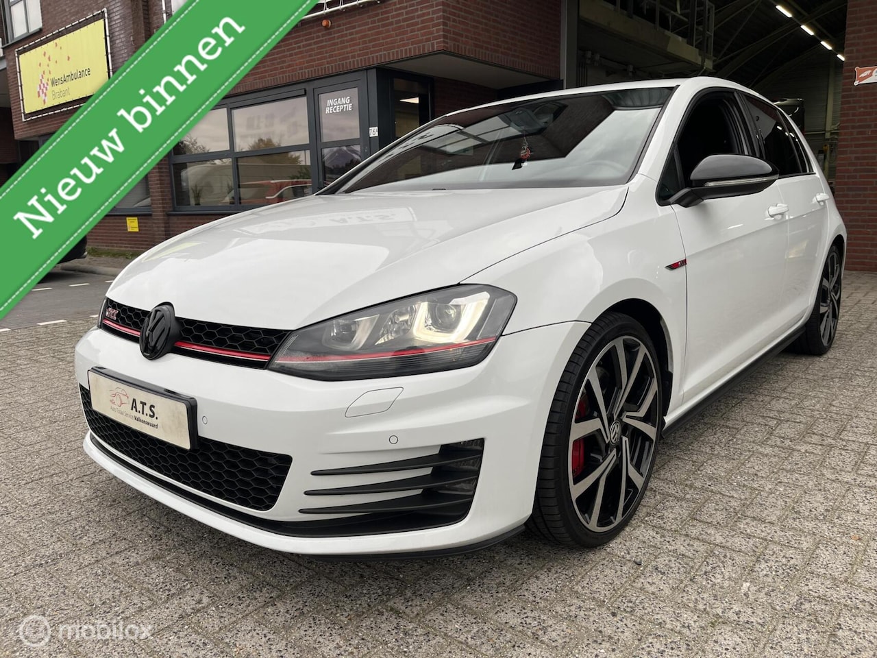 Volkswagen Golf - 2.0 TSI GTI Performance NAVI*CARPLAY*CRUISE* - AutoWereld.nl