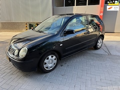 Volkswagen Polo - 1.4-16V Comfortline AUTOMAAT AIRCO