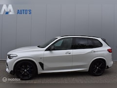 BMW X5 - xDrive40i M-Performance Mineralweiß Pano Nappa HUD Softclose H/K Luchtvering 21" LMV Elek.