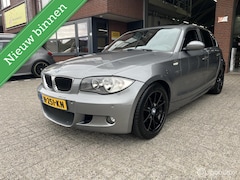 BMW 1-serie - 118i Executive M-PAKKET*NAVI*CRUISE*SCHUIFDAK
