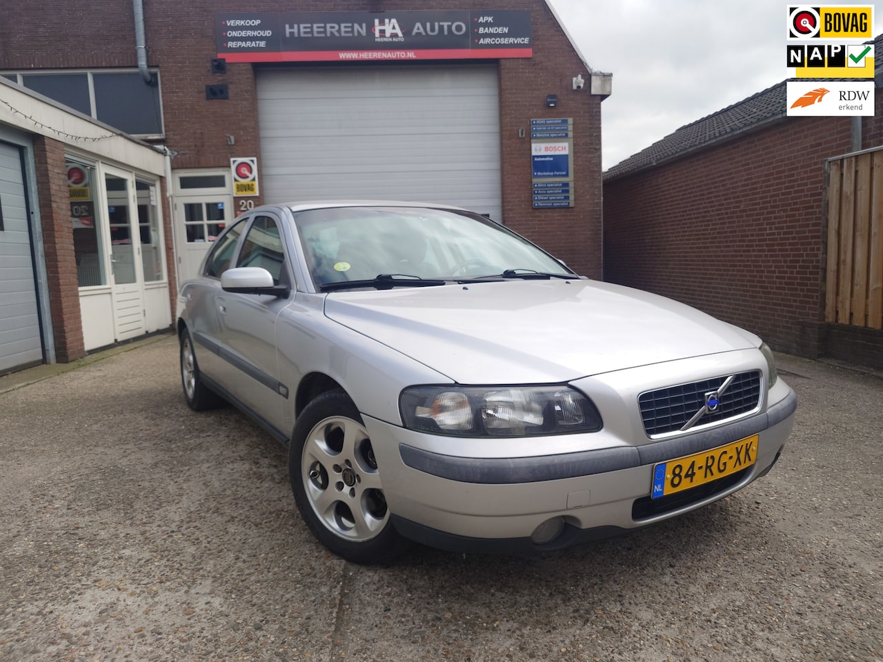 Volvo S60 - 2.4 Sports Edition 2.4 Sports Edition, Airco, Cruise control, Trekhaak - AutoWereld.nl