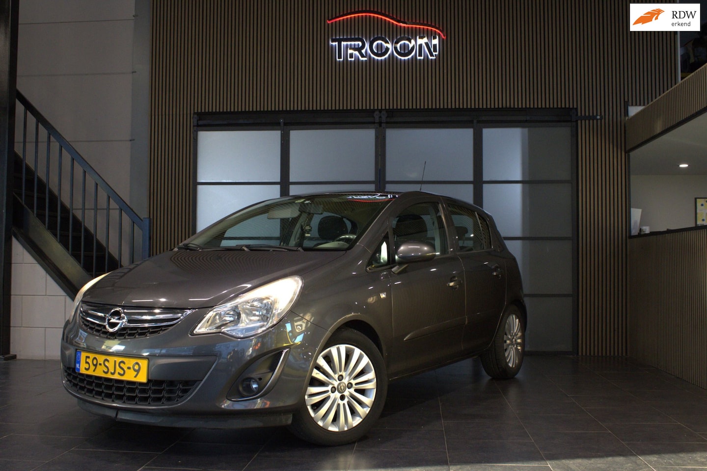 Opel Corsa - 1.2-16V Cosmo | Achteruitrijcamera - AutoWereld.nl