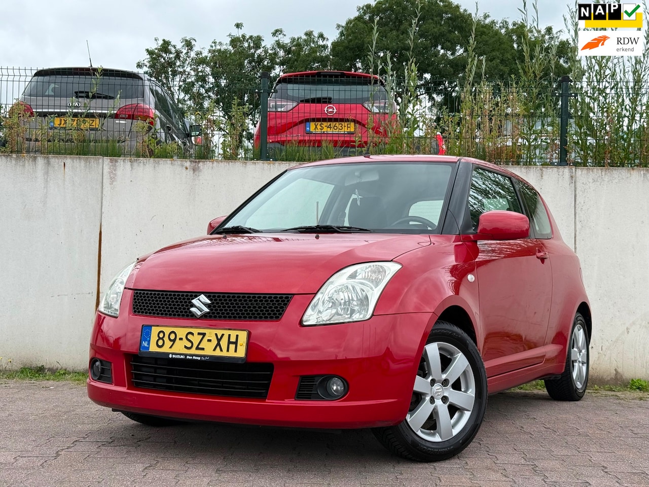Suzuki Swift - 1.3 Exclusive/AIRCO/VOLLEDIG DEALER ONDERHOUDEN/PDC/APK 04-2027/ - AutoWereld.nl