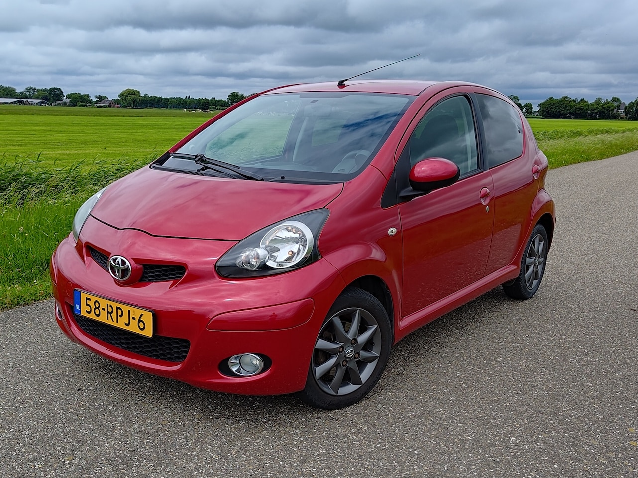 Toyota Aygo - 1.0-12V Dynamic Navigator Apple Carplay/Anddroid Auto - AutoWereld.nl