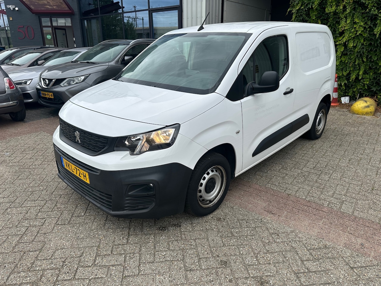 Peugeot Partner - 1.2 PureTech Premium 1.2 PureTech Premium - AutoWereld.nl