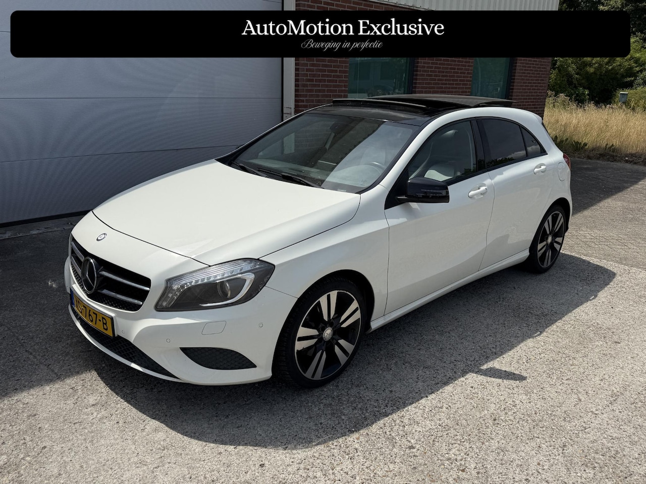 Mercedes-Benz A-klasse - 180 Prestige Pano|Xenon|PDC|Navi|Dealer Onderhouden|Stoelverwarming - AutoWereld.nl
